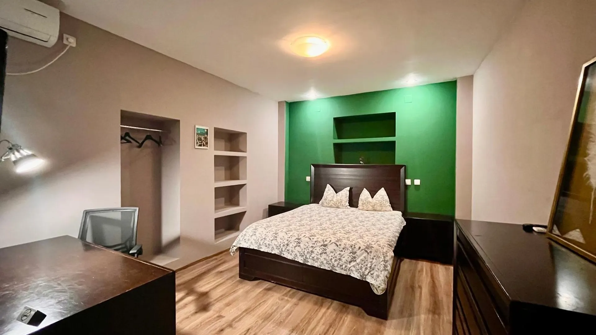 Charming Retreat In Bucharest'S Old Town Apartment 0*, Bucharest Romania