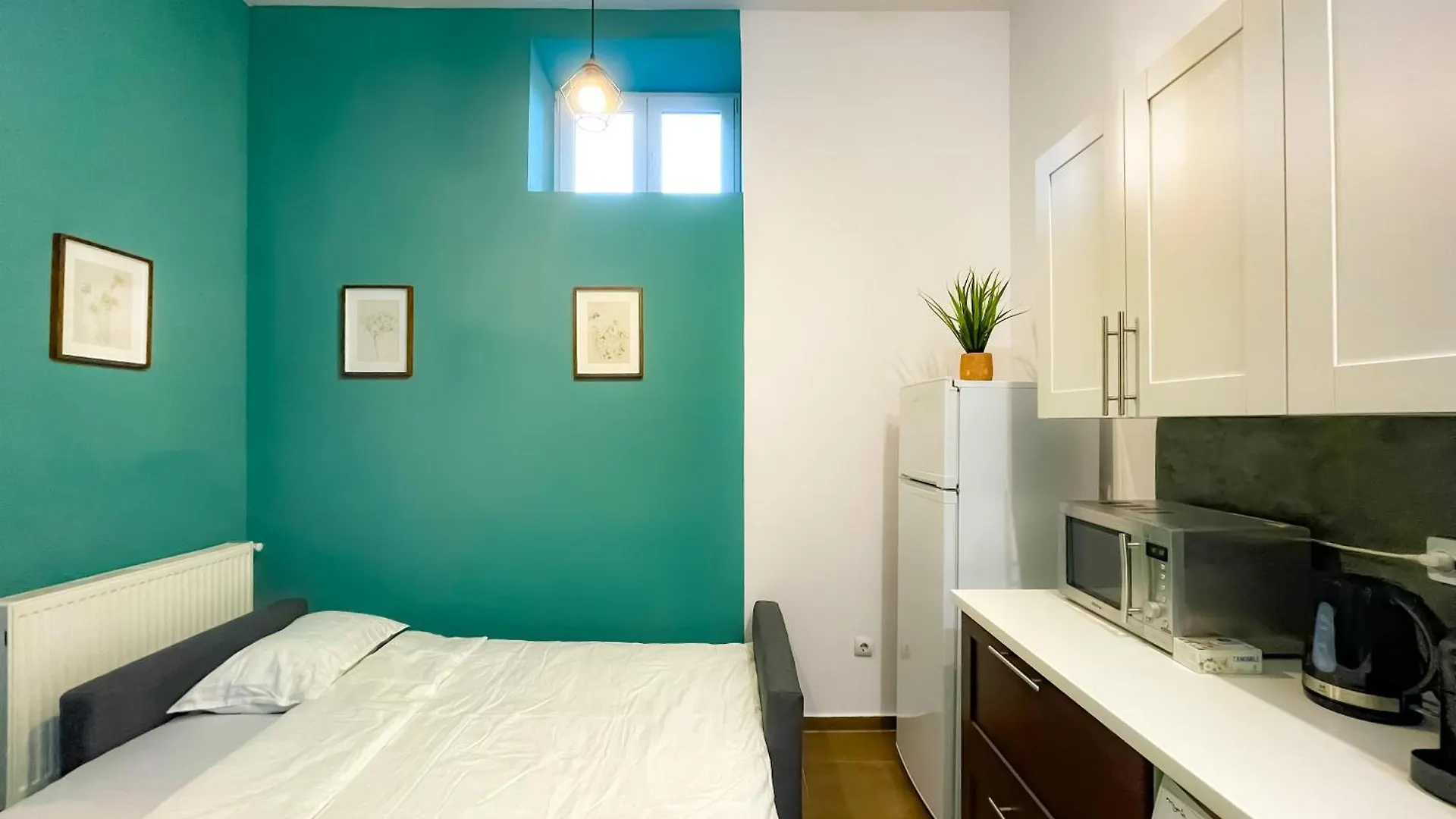 Charming Retreat In Bucharest'S Old Town Apartment